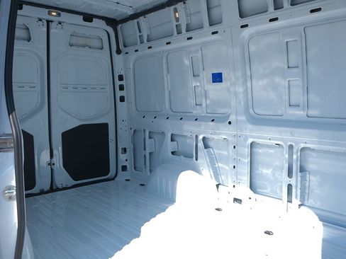 Used 2025 Mercedes-Benz Sprinter 2500 image 25