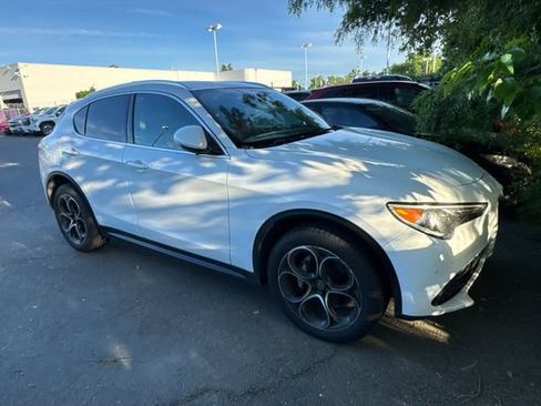 Used 2019 Alfa Romeo Stelvio Ti image 2