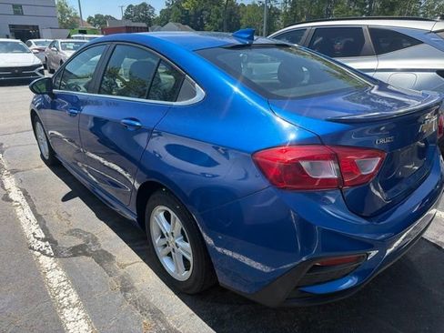 Used 2018 Chevrolet Cruze LT FWD image 9