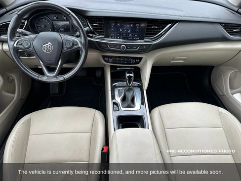 Used 2018 Buick Regal Essence w/ Driver Confidence Package #1 AWD/4WD image 16