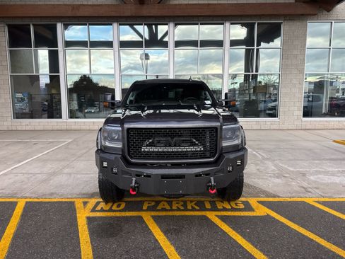 Used 2015 GMC Sierra 2500 Denali w/ Duramax Plus Package image 2