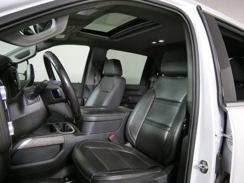 Used 2022 GMC Sierra 3500 Denali w/ Denali Ultimate Package image 12