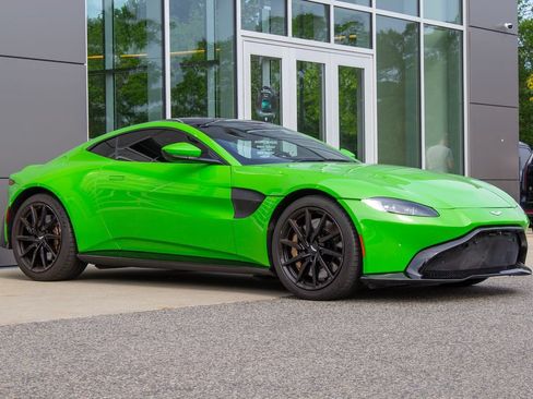 Used 2019 Aston Martin V8 Vantage Coupe RWD image 3