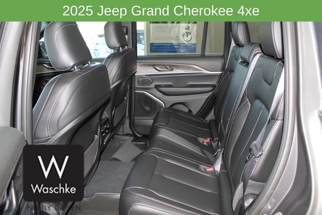 New 2025 Jeep Grand Cherokee Limited 4xe w/ Trailer Tow Package AWD/4WD image 14