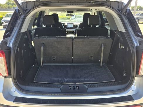 Used 2023 Ford Explorer XLT w/ Equipment Group 202A RWD image 13