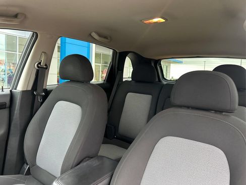 Used 2014 Chevrolet Captiva Sport LT FWD image 17