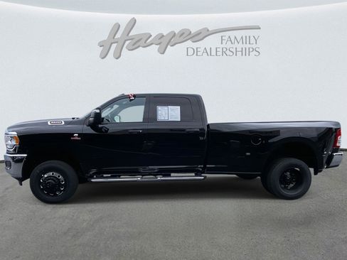 Used 2024 RAM 3500 Tradesman w/ Chrome Appearance Group image 9