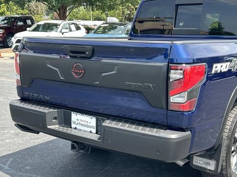 Used 2023 Nissan Titan PRO-4X w/ Pro-4x Convenience Package AWD/4WD image 11