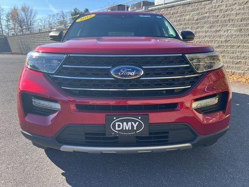 Used 2022 Ford Explorer XLT w/ Equipment Group 202A image 8