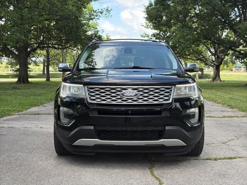 Used 2016 Ford Explorer Platinum AWD/4WD image 2
