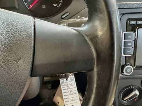 Used 2011 Volkswagen Jetta SE FWD image 13