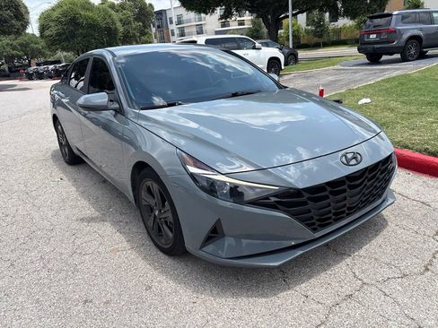 Used 2022 Hyundai Elantra SEL FWD image 7