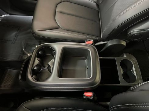 New 2026 Chrysler Pacifica Select w/ S Appearance Package FWD image 33
