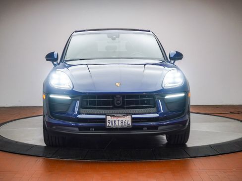 Certified 2025 Porsche Macan AWD/4WD image 7