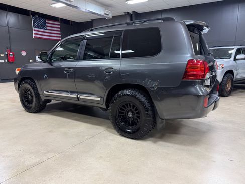 Used 2013 Toyota Land Cruiser AWD/4WD image 11