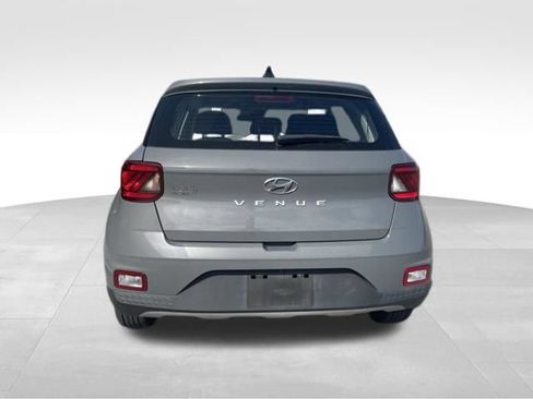 Used 2021 Hyundai Venue SE FWD image 5