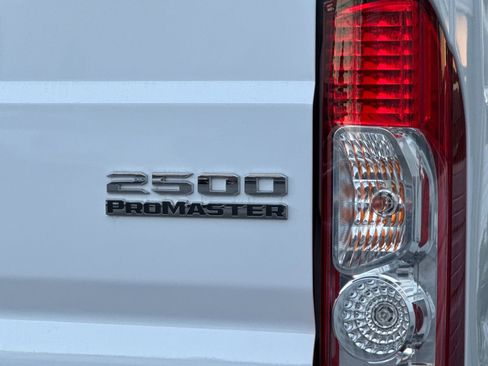 Used 2025 RAM ProMaster 2500 w/ Convenience Group image 25