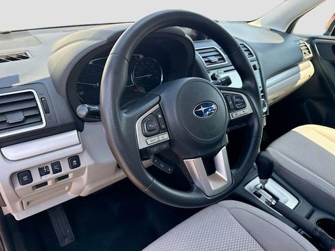 Used 2017 Subaru Forester 2.5i Premium image 11