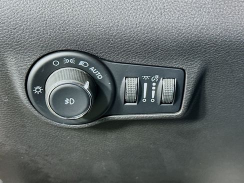 Used 2022 Jeep Compass Latitude image 17