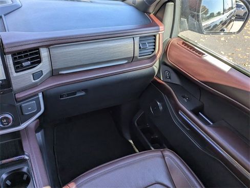 Used 2024 Ford Expedition Max Limited image 19