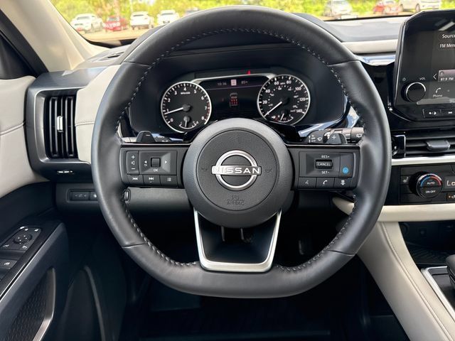 Certified 2025 Nissan Pathfinder SL w/ Cargo Package AWD/4WD image 14