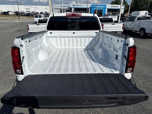 New 2026 Chevrolet Colorado W/T image 5
