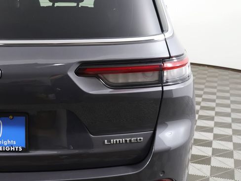 Used 2023 Jeep Grand Cherokee L Limited AWD/4WD image 19
