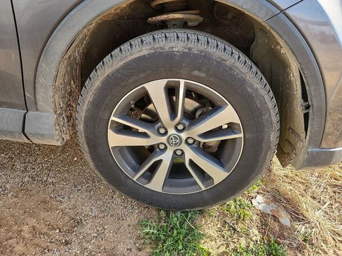 Used 2018 Toyota RAV4 XLE image 8