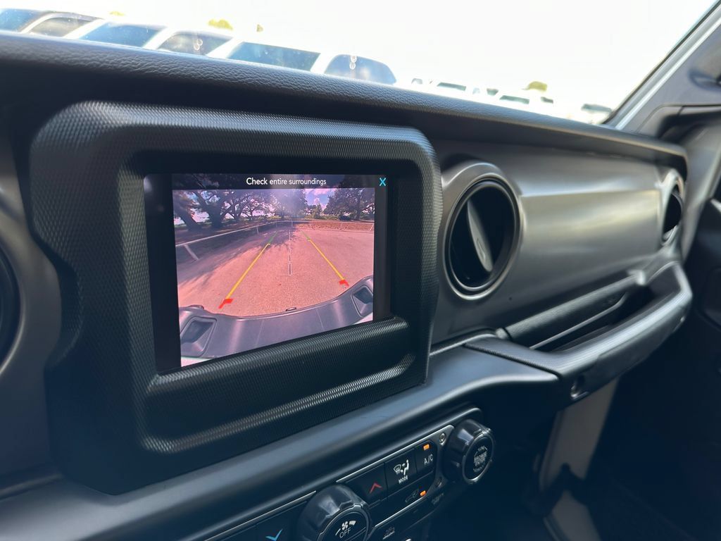 Used 2022 Jeep Gladiator Sport AWD/4WD image 19