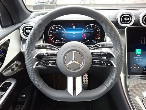 Used 2025 Mercedes-Benz GLC 300 4MATIC image 19