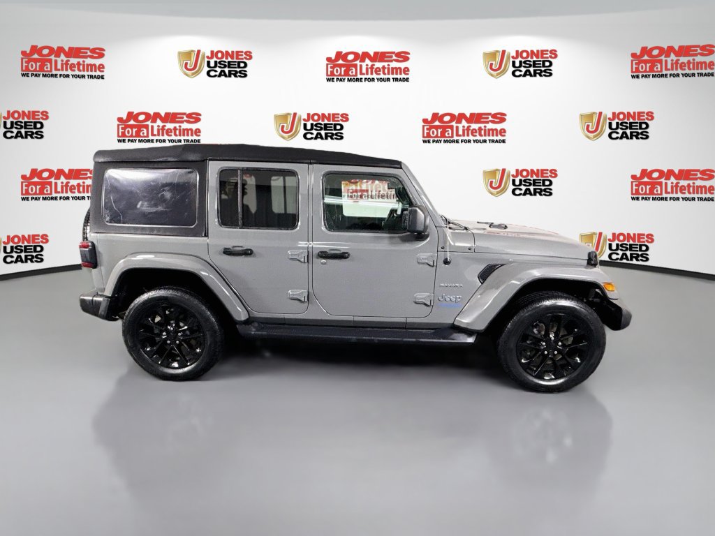 Used 2021 Jeep Wrangler Unlimited Sahara w/ Cold Weather Group AWD/4WD image 17