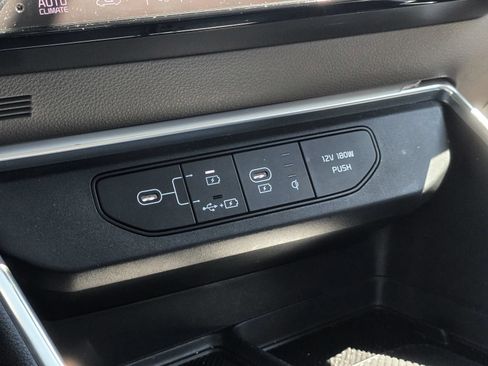 Used 2026 Kia Carnival EX FWD image 55