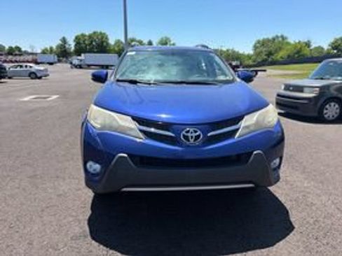 Used 2015 Toyota RAV4 XLE AWD/4WD image 2