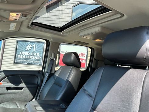 Used 2012 Chevrolet Suburban LTZ AWD/4WD image 19