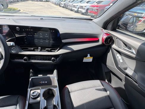 New 2026 Chevrolet Equinox RS w/ Convenience Package III AWD/4WD image 17