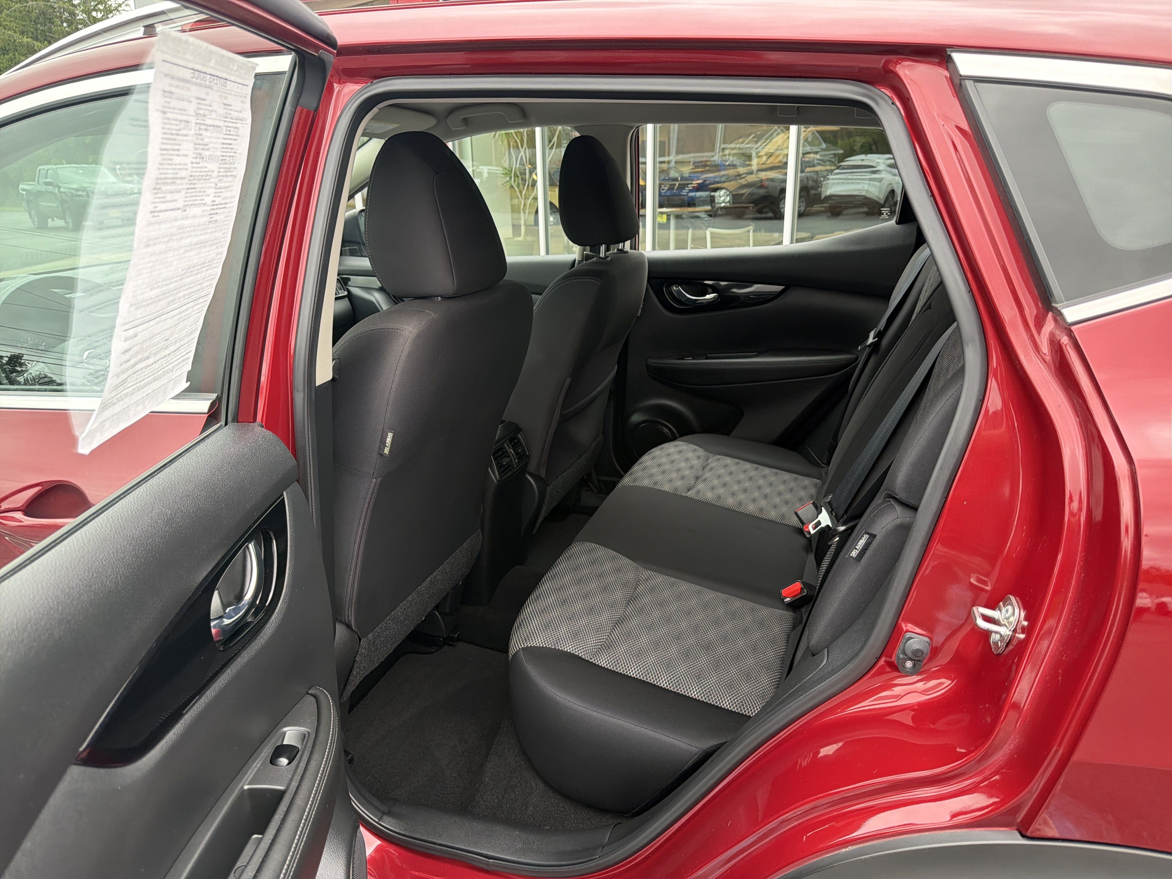 Used 2021 Nissan Rogue Sport SV AWD/4WD image 5