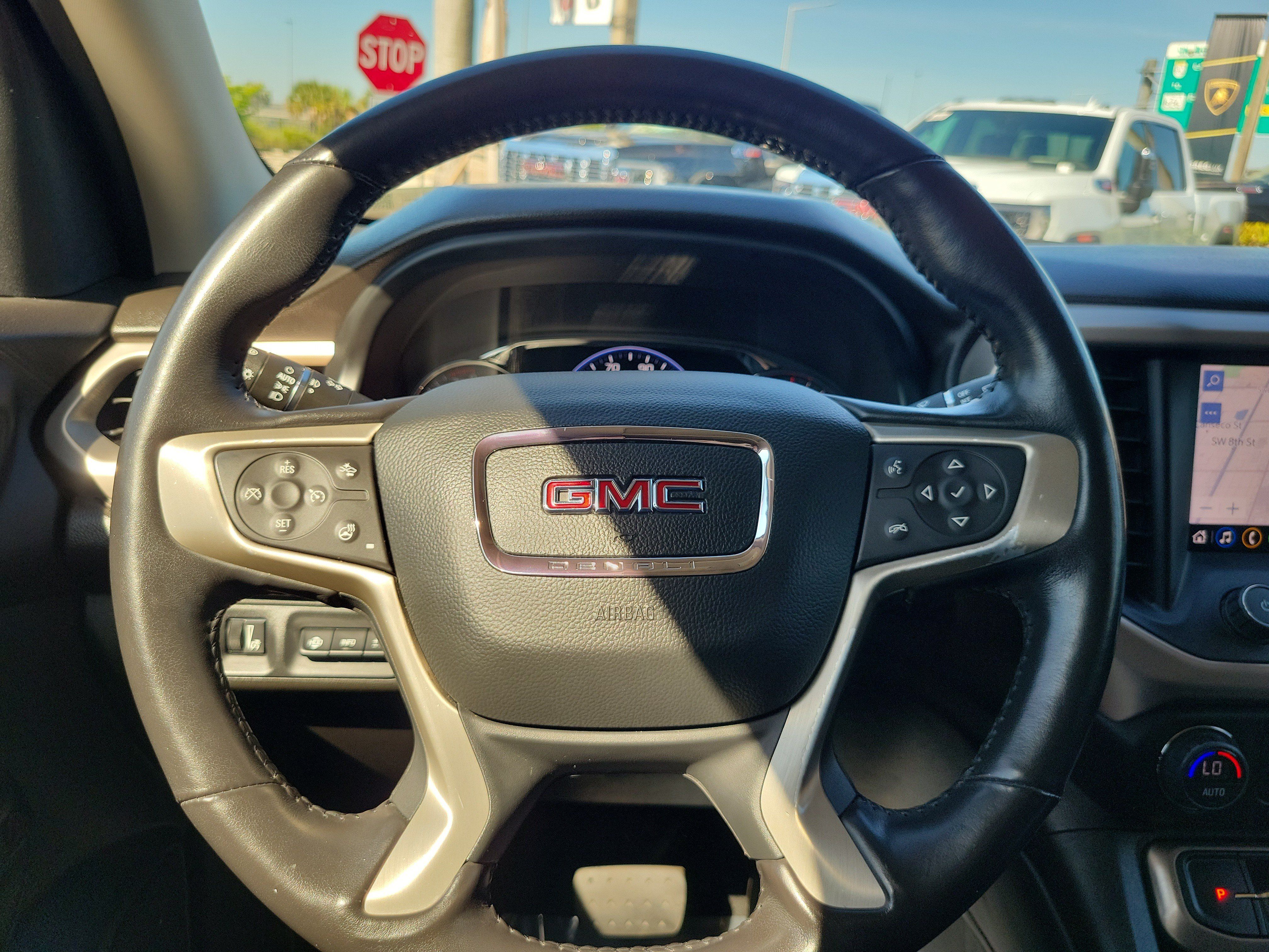 Used 2022 GMC Acadia Denali w/ Denali Ultimate Package FWD image 21