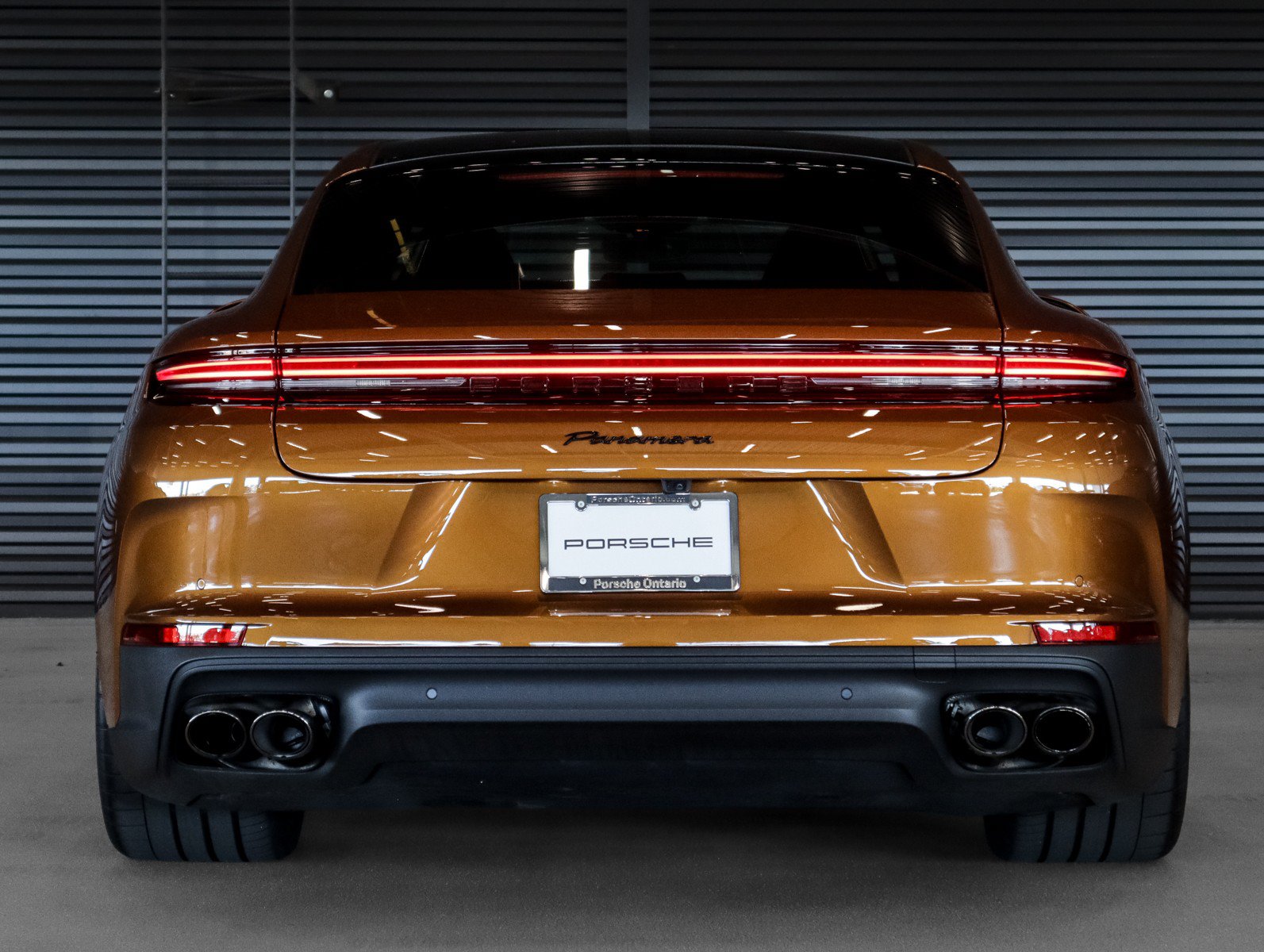 Used 2025 Porsche Panamera RWD image 10