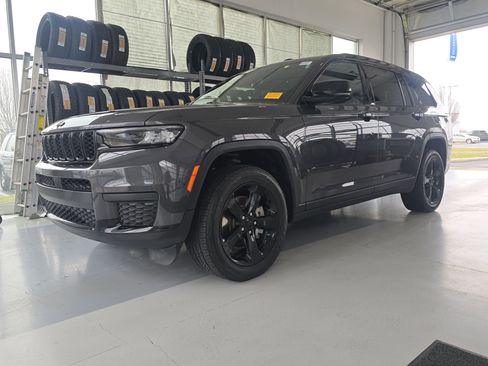 Used 2021 Jeep Grand Cherokee L Altitude image 4