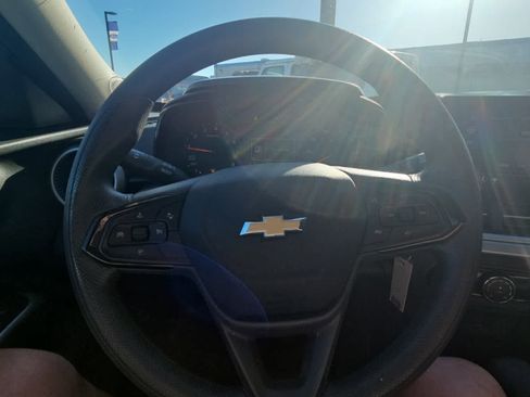 Used 2025 Chevrolet Trax LS FWD image 15
