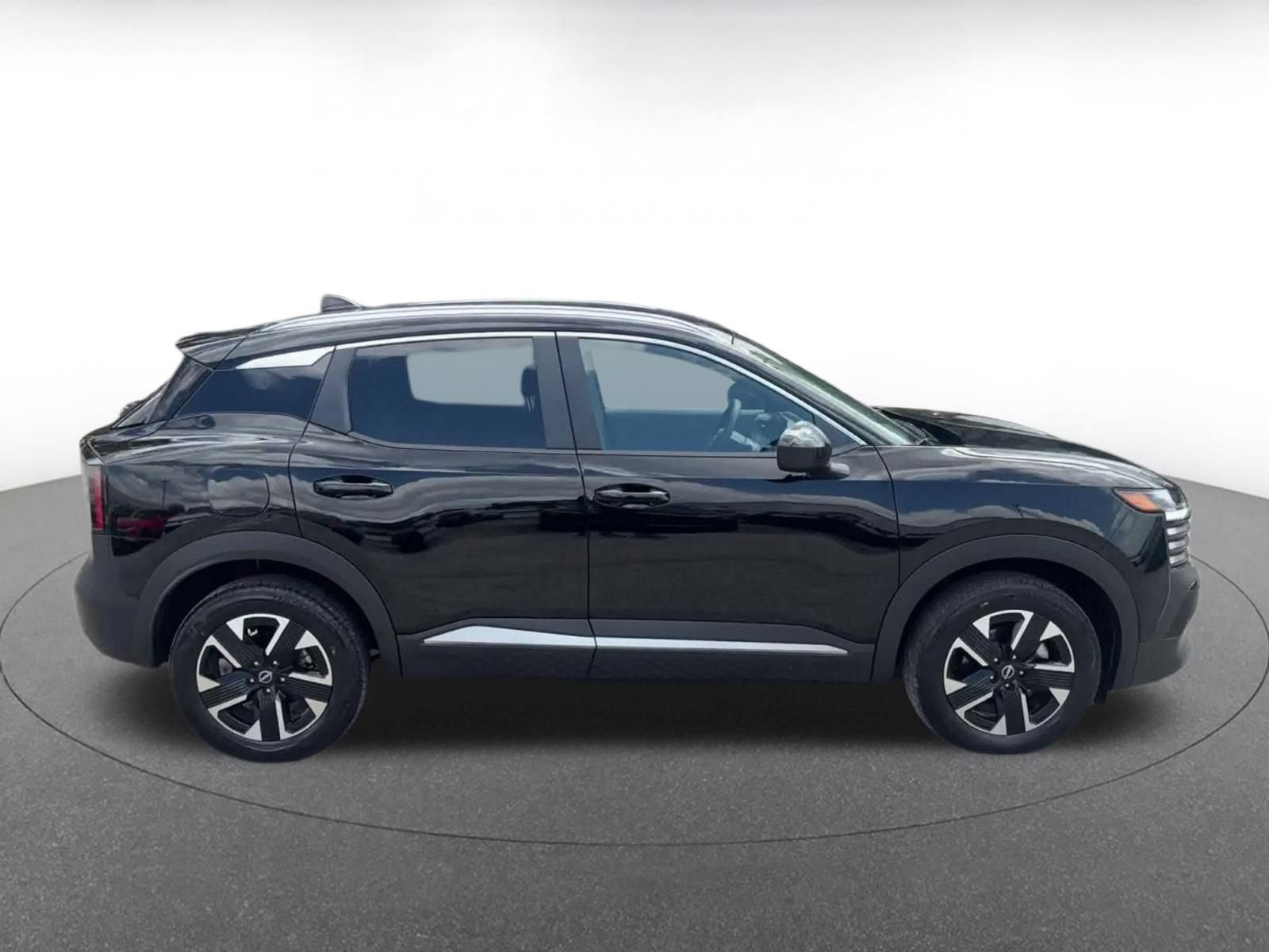 Used 2026 Nissan Kicks SV w/ Cold Weather Package AWD/4WD image 15