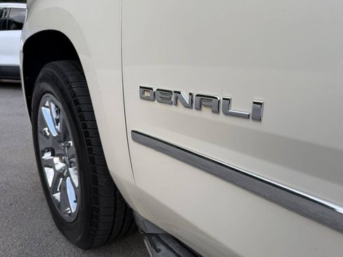 Used 2015 GMC Yukon XL Denali w/ Open Road Package AWD/4WD image 11