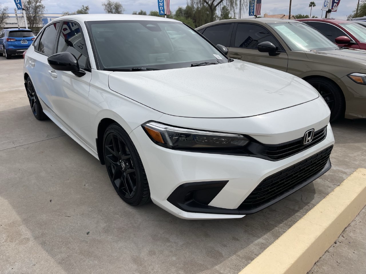 Used 2023 Honda Civic Sport image 3