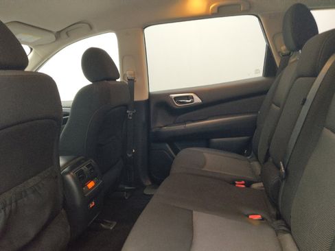 Used 2019 Nissan Pathfinder S AWD/4WD image 18