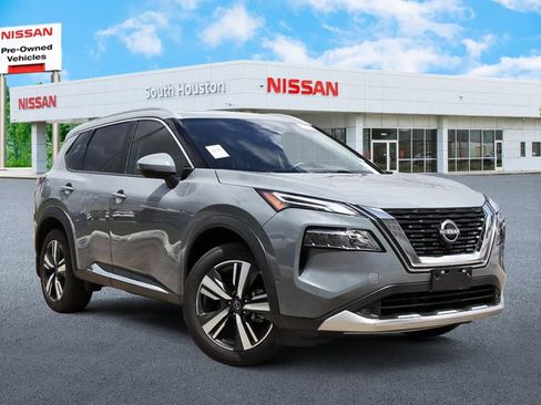 Certified 2022 Nissan Rogue Platinum w/ Head-Up Display Package FWD image 1