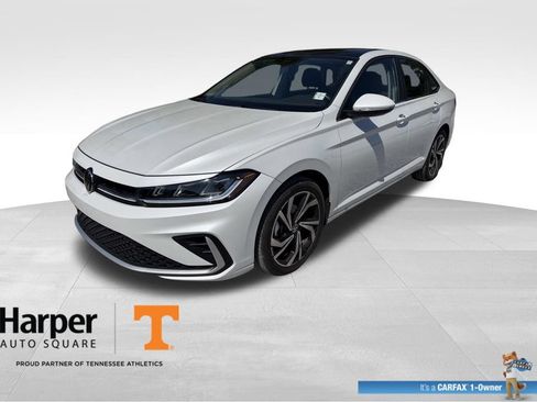 Used 2025 Volkswagen Jetta SEL FWD image 1