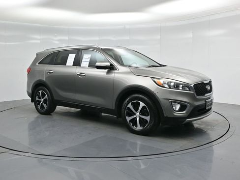Used 2017 Kia Sorento EX image 23