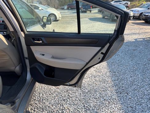Used 2016 Subaru Legacy 2.5i Limited image 10
