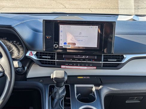 New 2026 Toyota Sienna LE FWD image 16