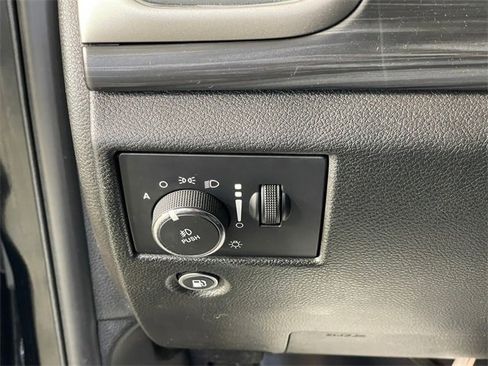 Certified 2021 Jeep Grand Cherokee Laredo X image 13